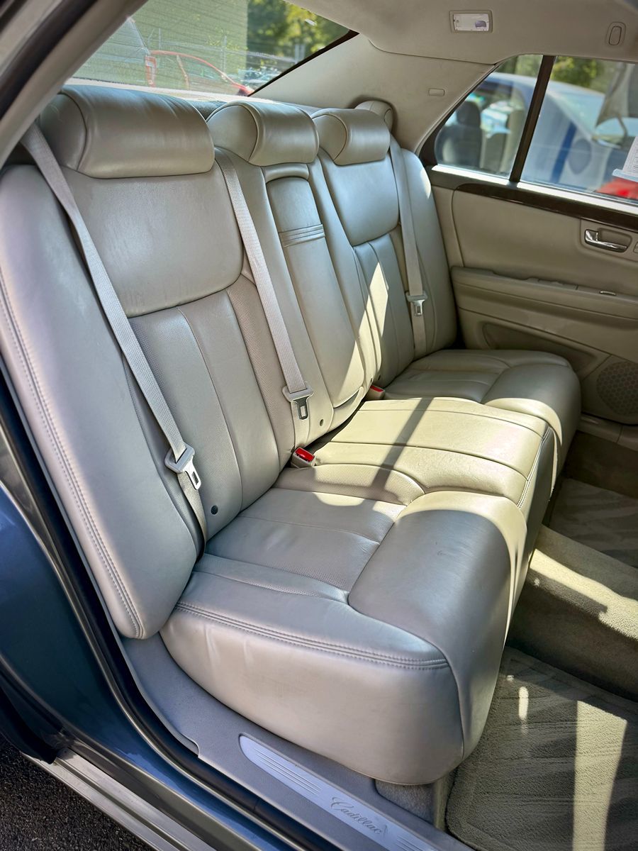 2008 Cadillac DTS photo 10