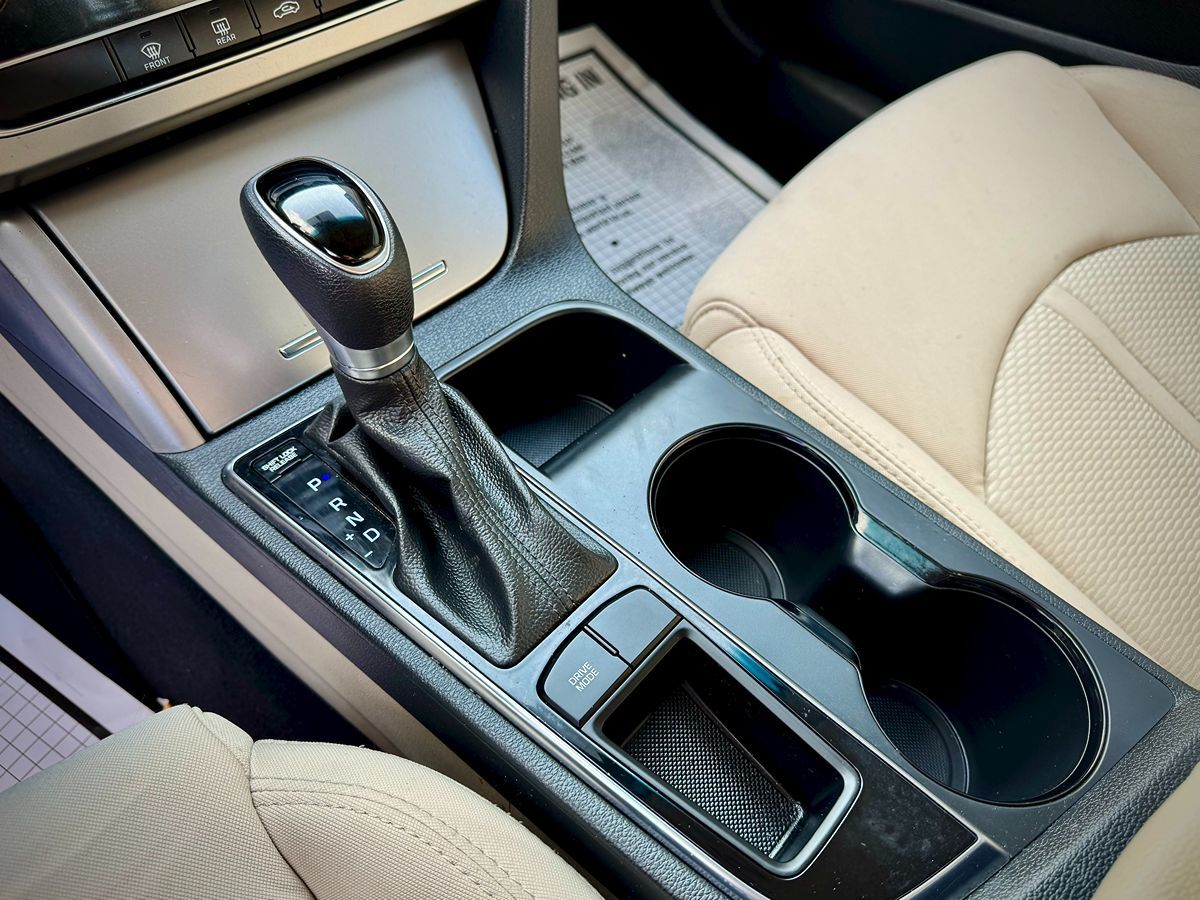 2017 Hyundai Sonata Sport Limited 2.0T photo 15