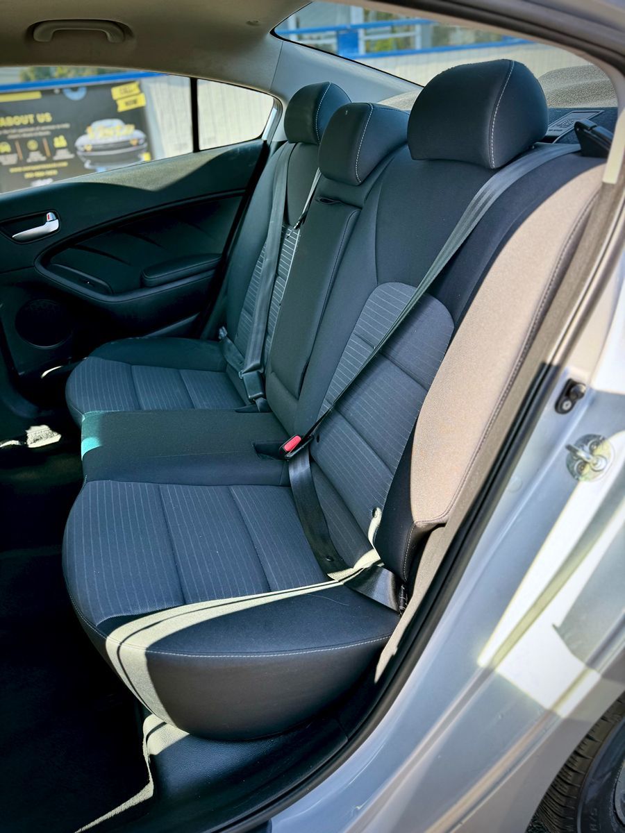 2018 Kia Forte LX S EX photo 12