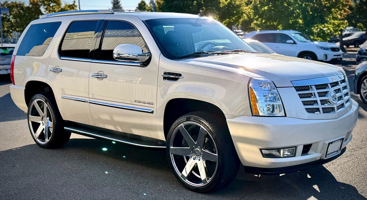 2012 Cadillac Escalade Luxury photo 6