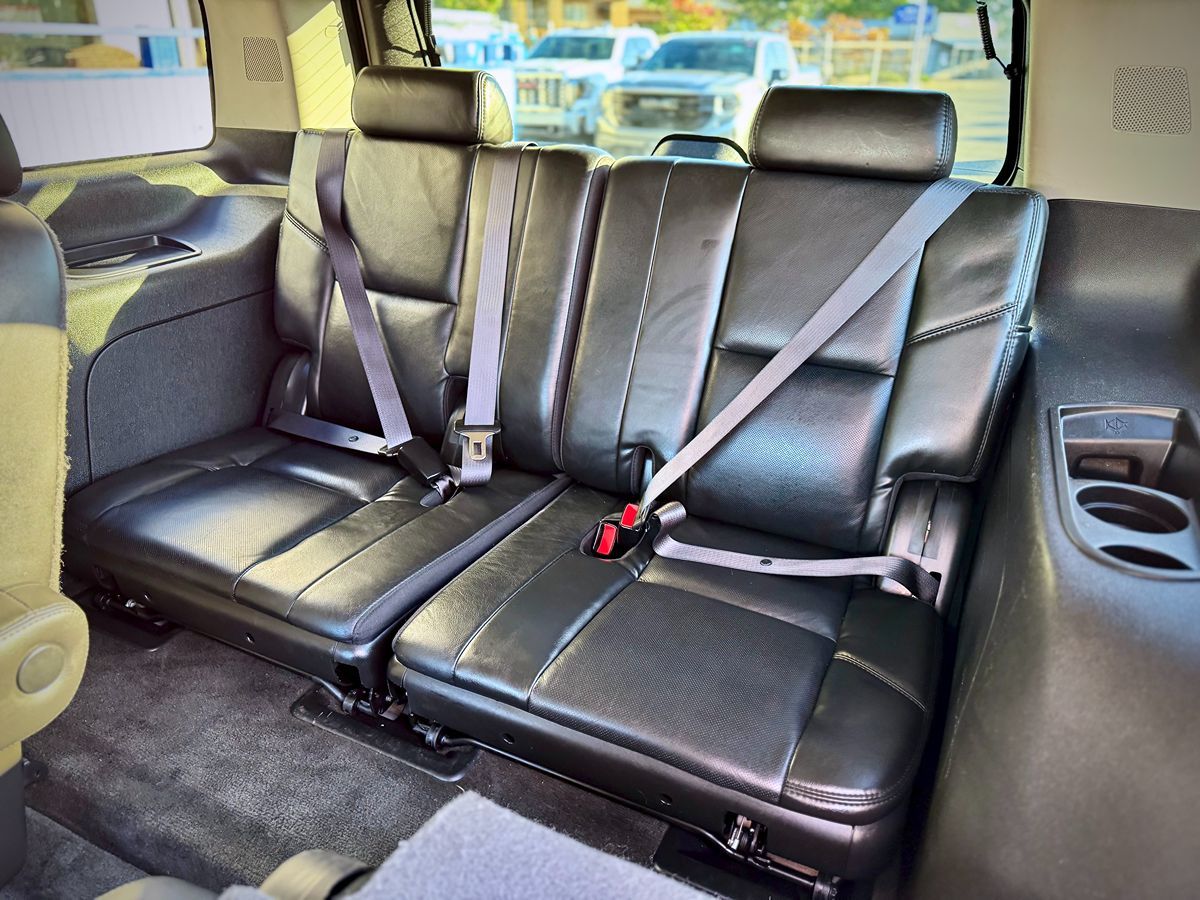 2012 Cadillac Escalade Luxury photo 16