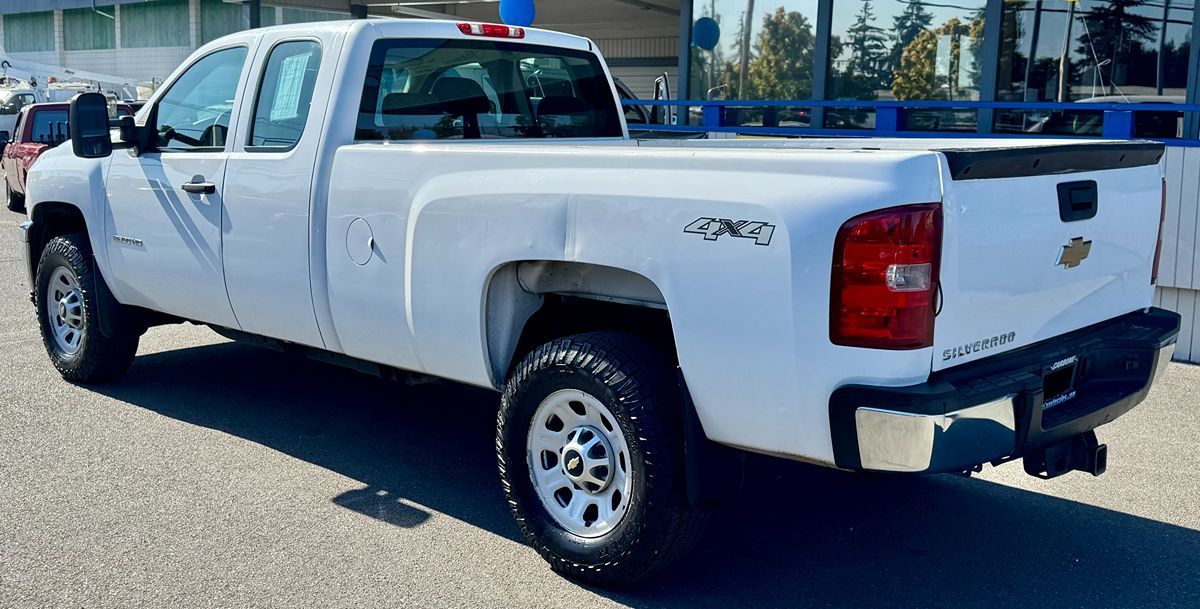 2011 Chevrolet Silverado 3500HD Work Truck photo 2