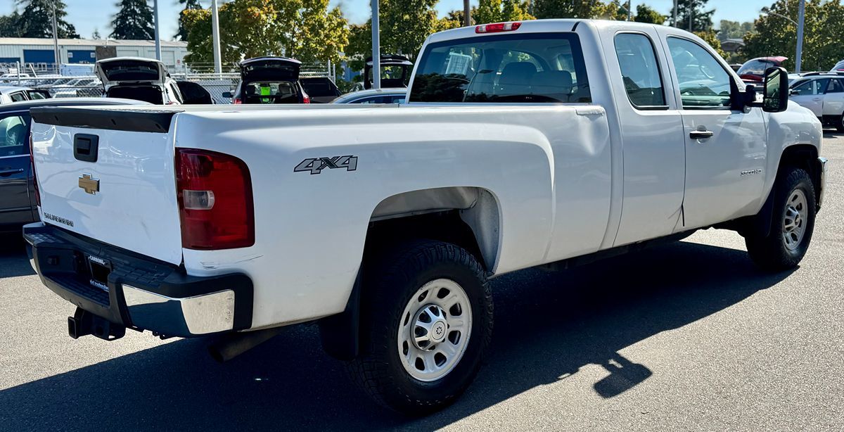 2011 Chevrolet Silverado 3500HD Work Truck photo 4