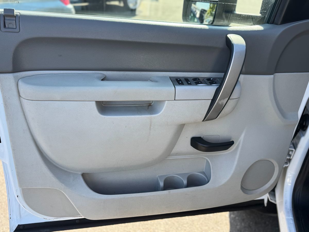 2011 Chevrolet Silverado 3500HD Work Truck photo 10