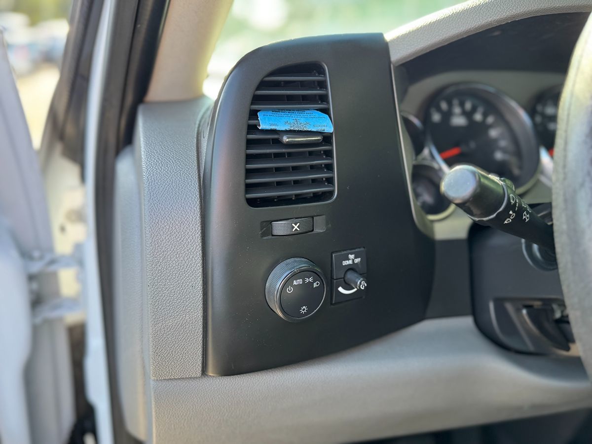 2011 Chevrolet Silverado 3500HD Work Truck photo 11