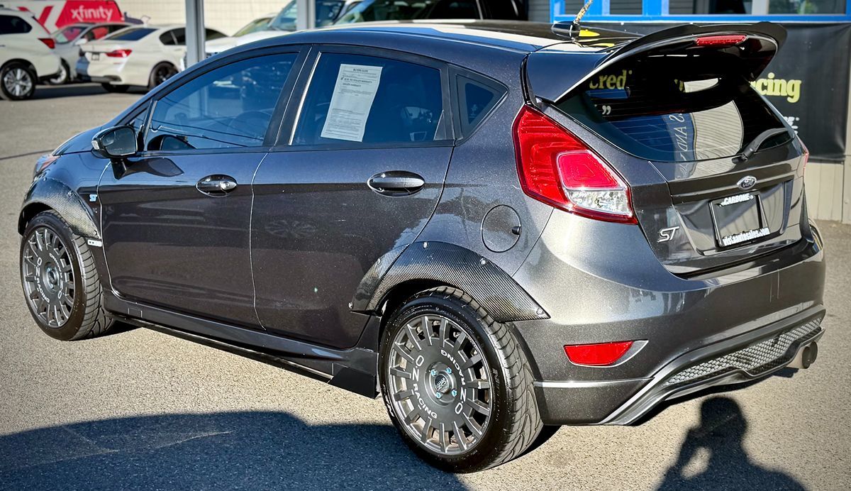 2017 Ford Fiesta ST photo 2