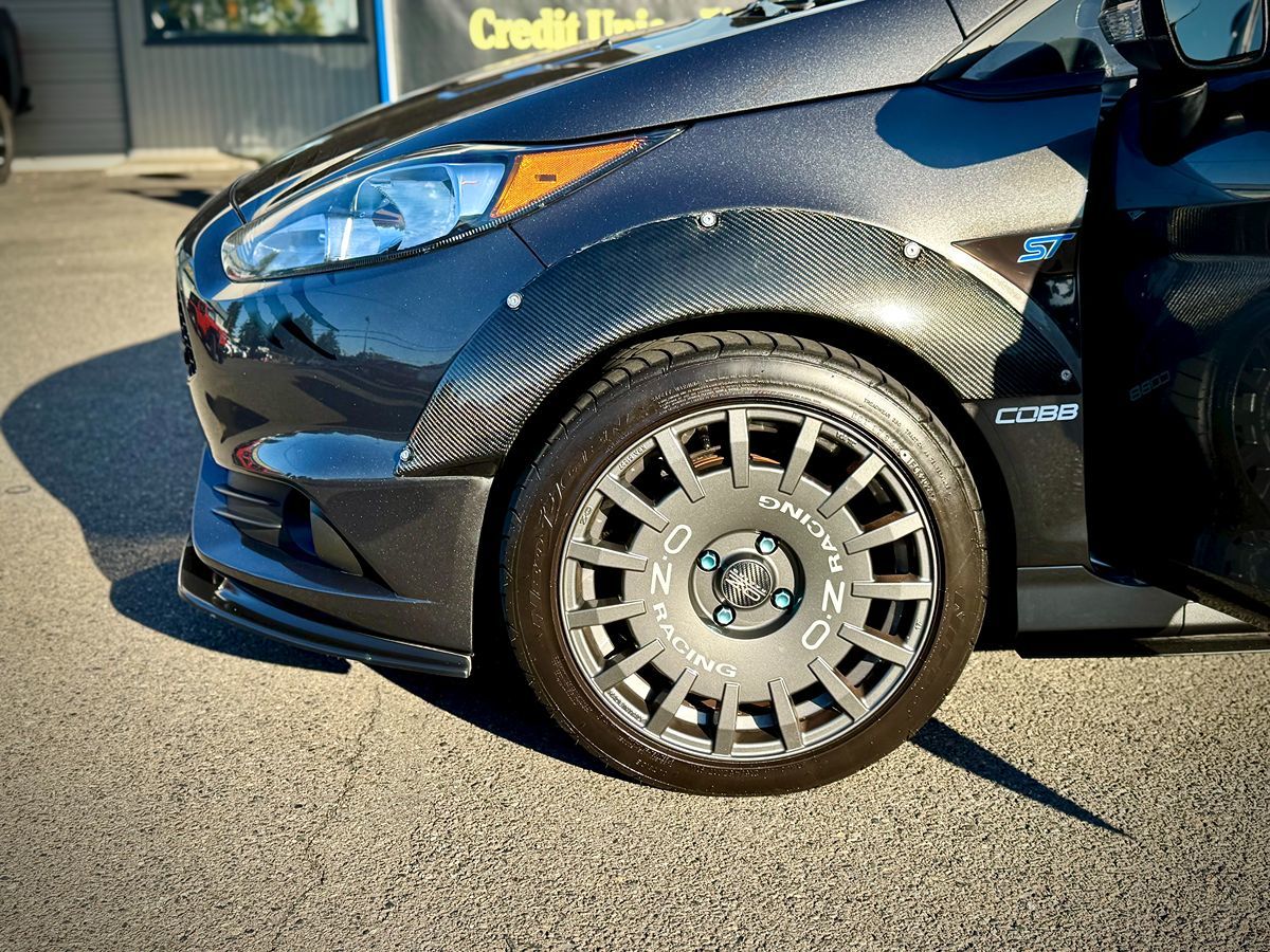 2017 Ford Fiesta ST photo 10
