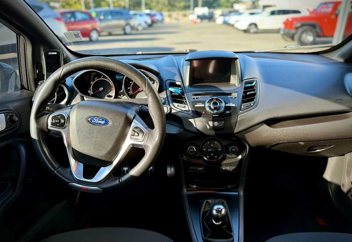 2017 Ford Fiesta ST photo 15