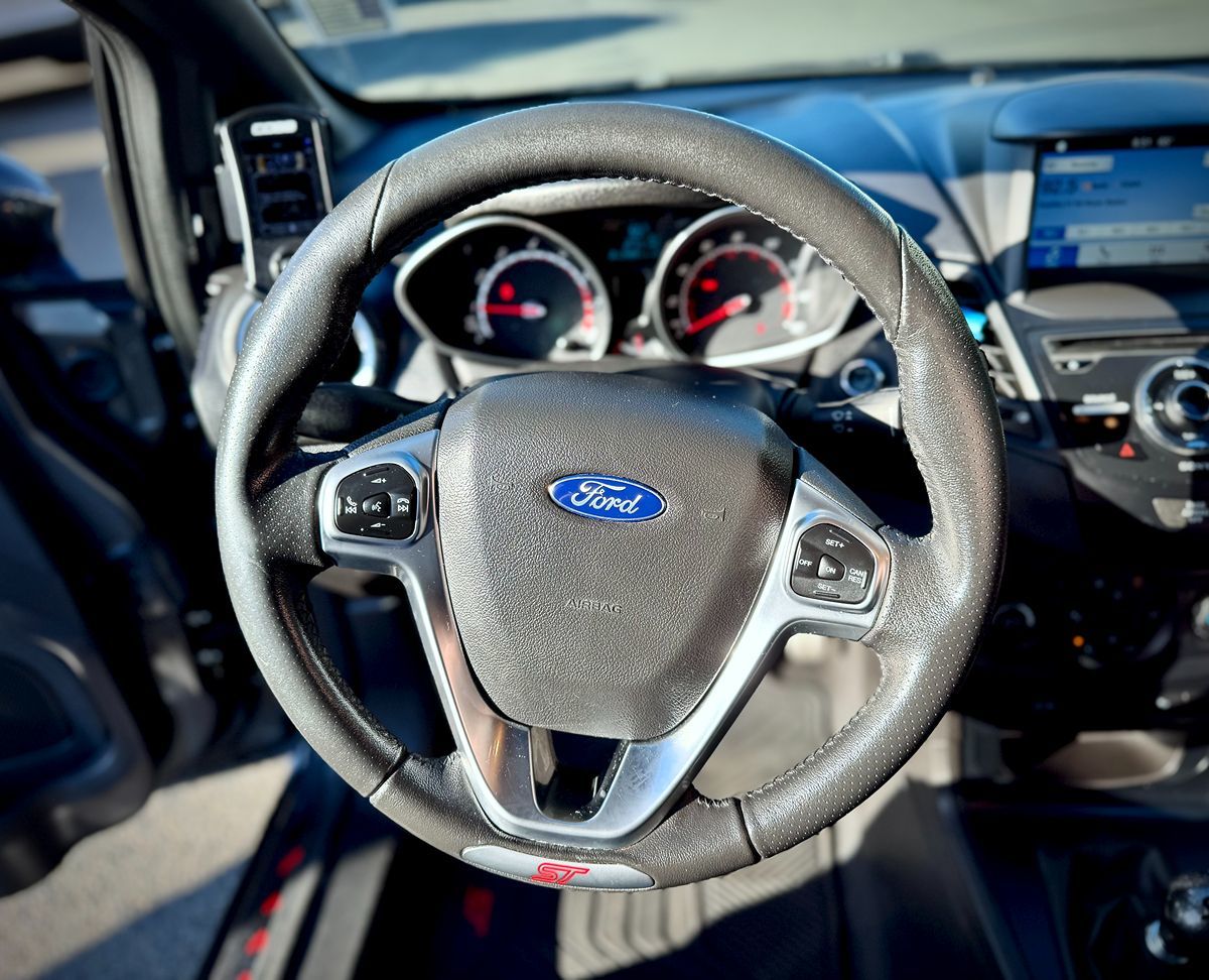 2017 Ford Fiesta ST photo 21