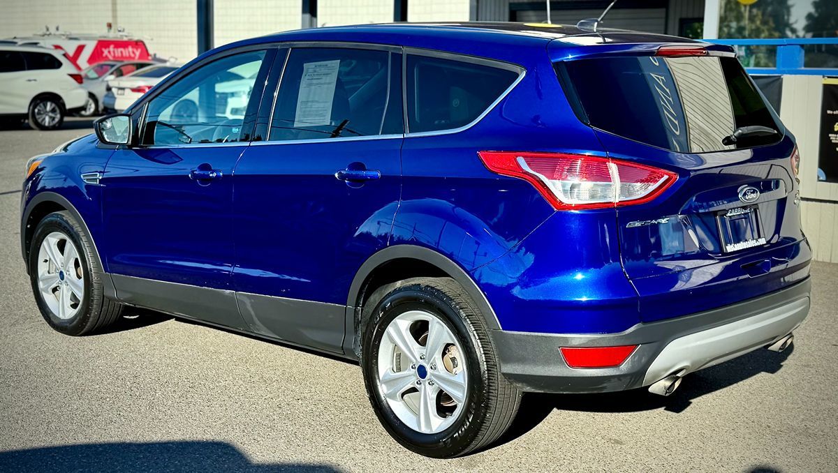 2014 Ford Escape SE photo 2