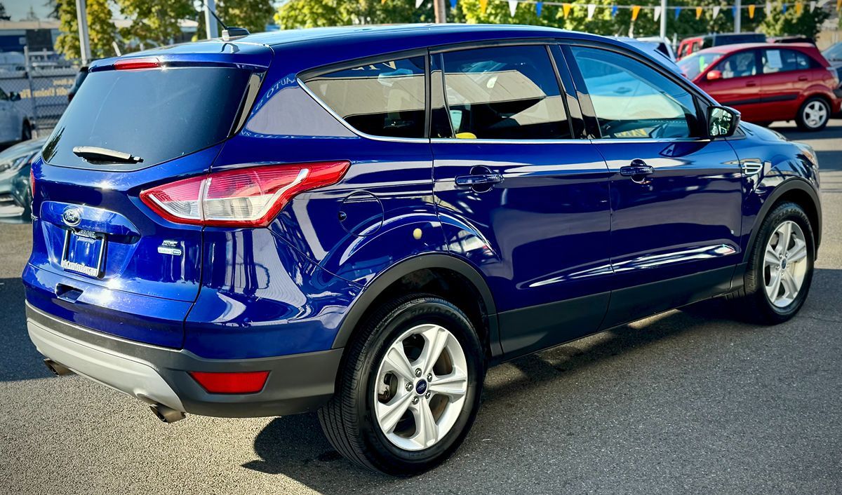 2014 Ford Escape SE photo 5