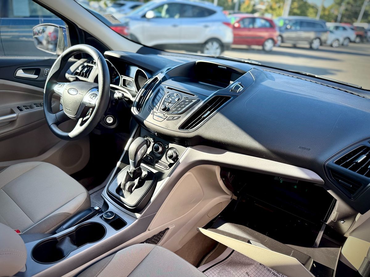 2014 Ford Escape SE photo 16
