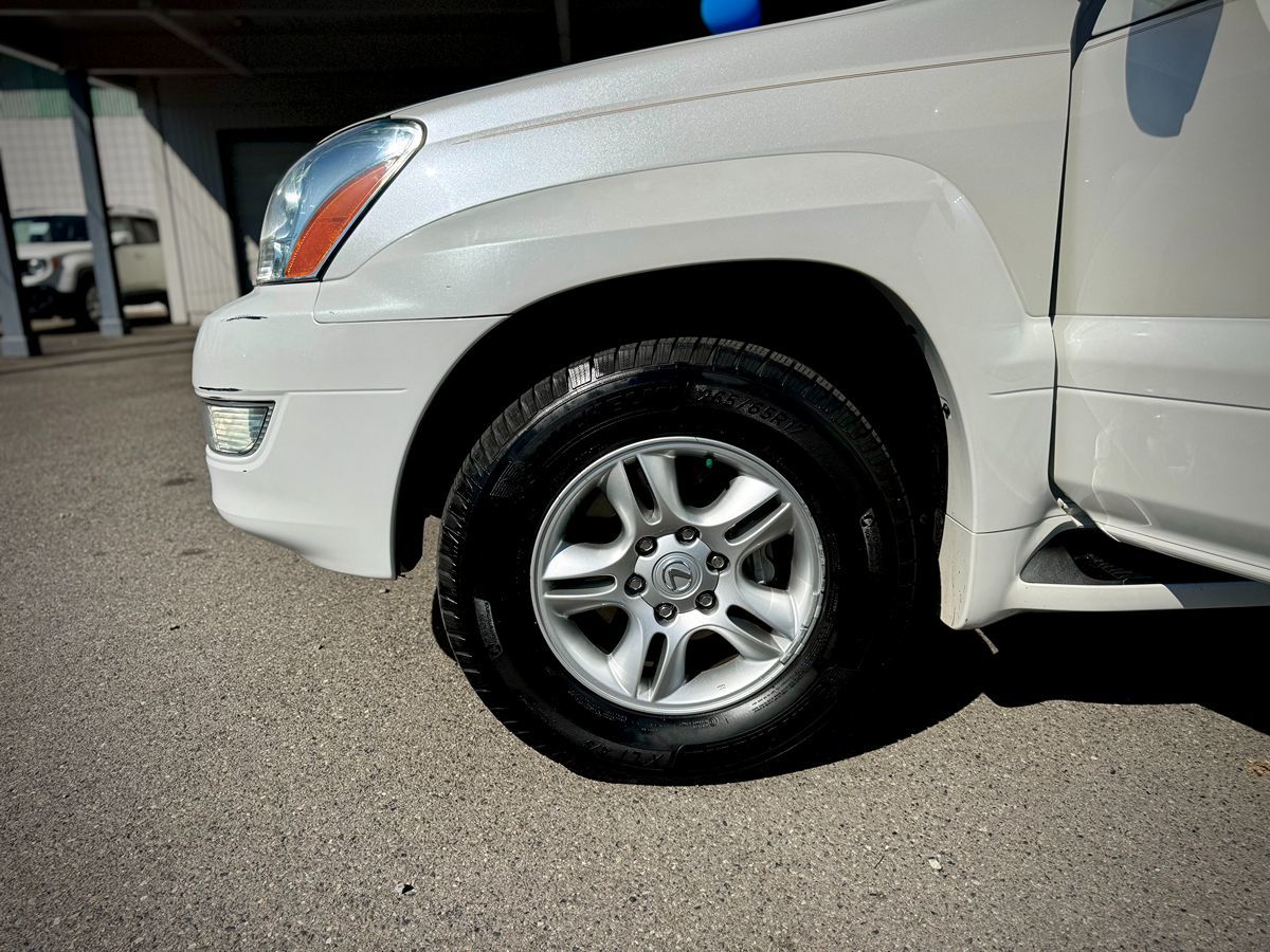 2005 Lexus GX 470 photo 12