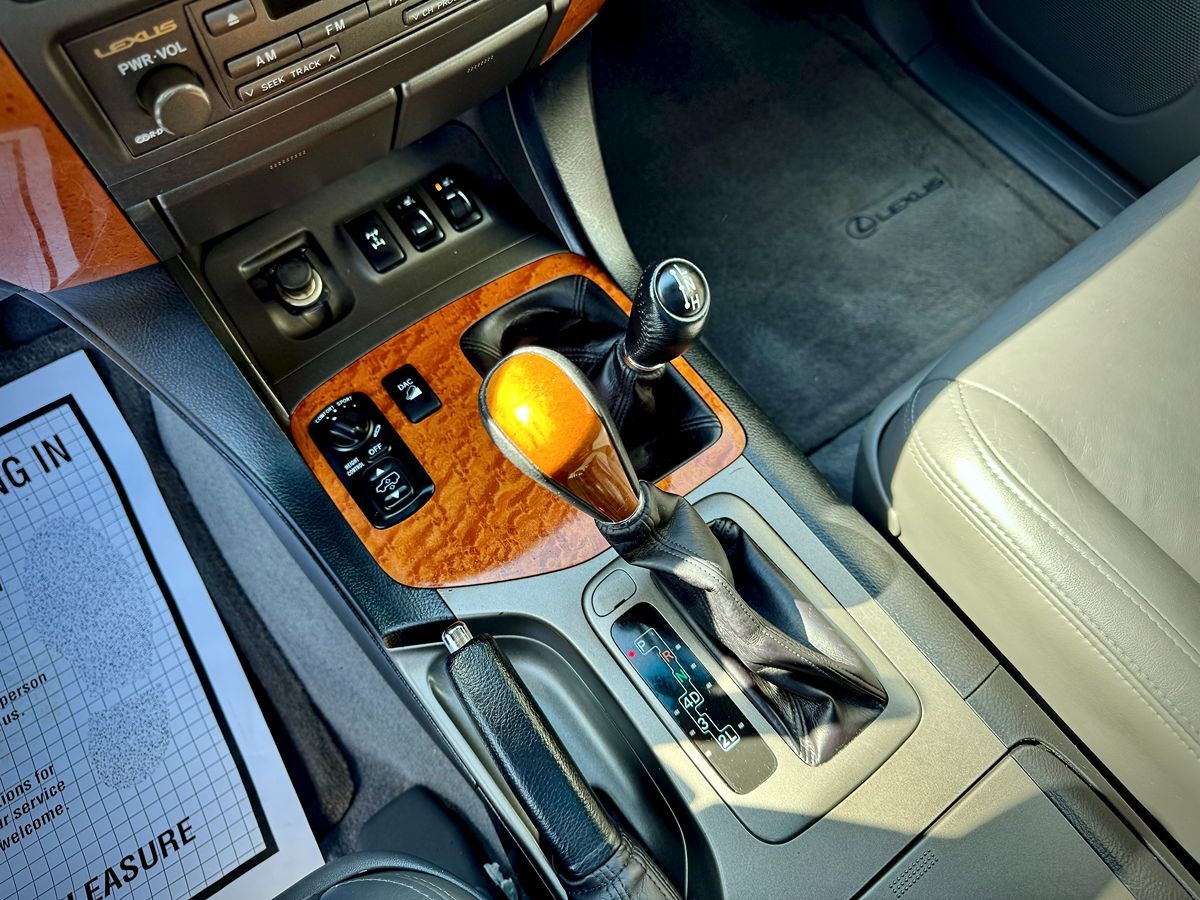 2005 Lexus GX 470 photo 21