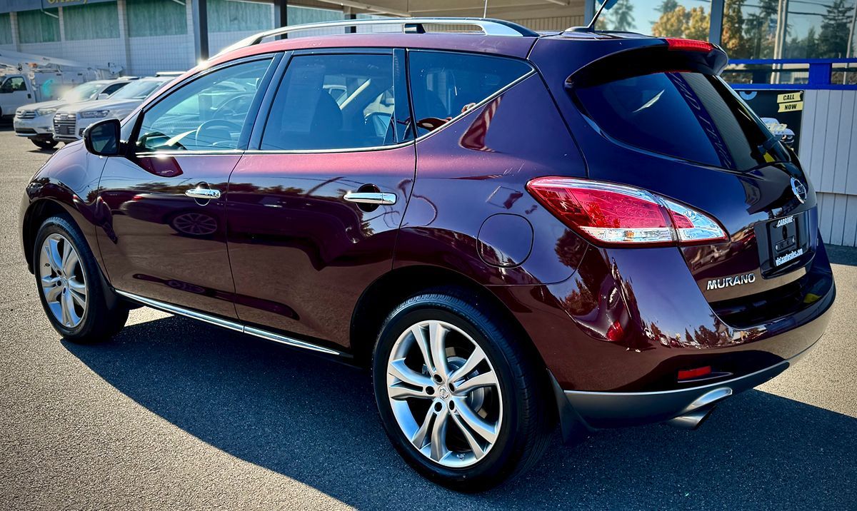 2013 Nissan Murano LE photo 2