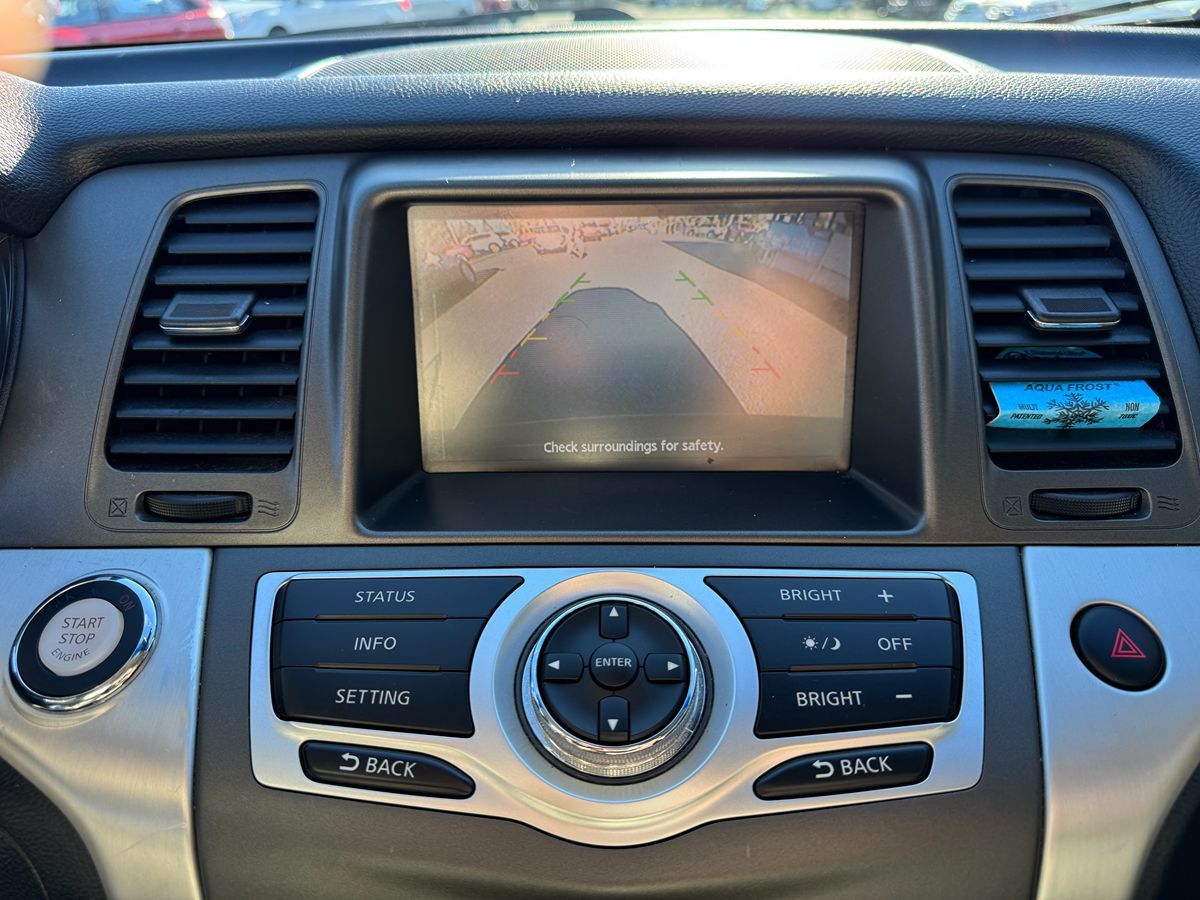 2013 Nissan Murano LE photo 22