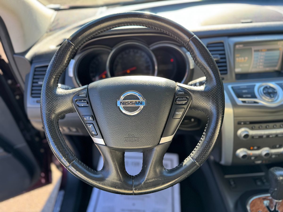 2013 Nissan Murano LE photo 23