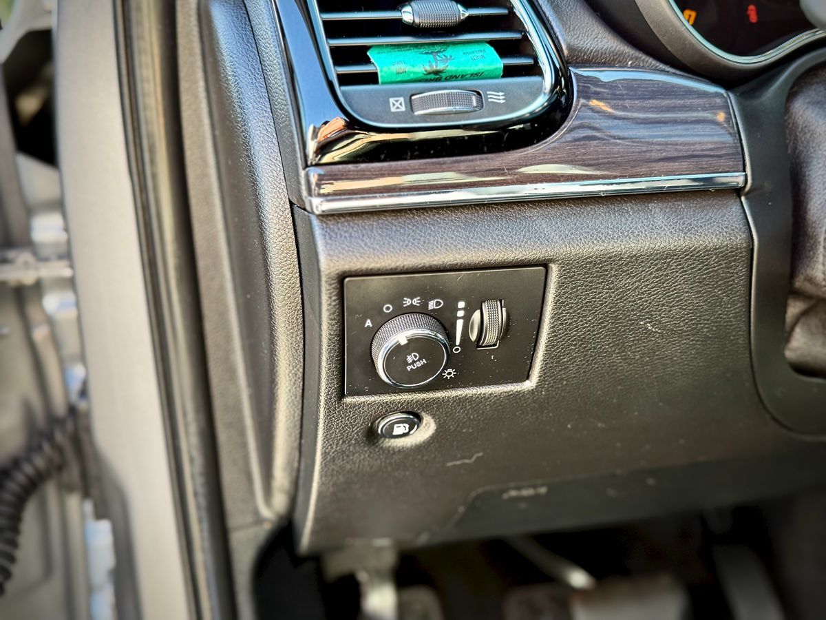 2020 Jeep Grand Cherokee Overland photo 13
