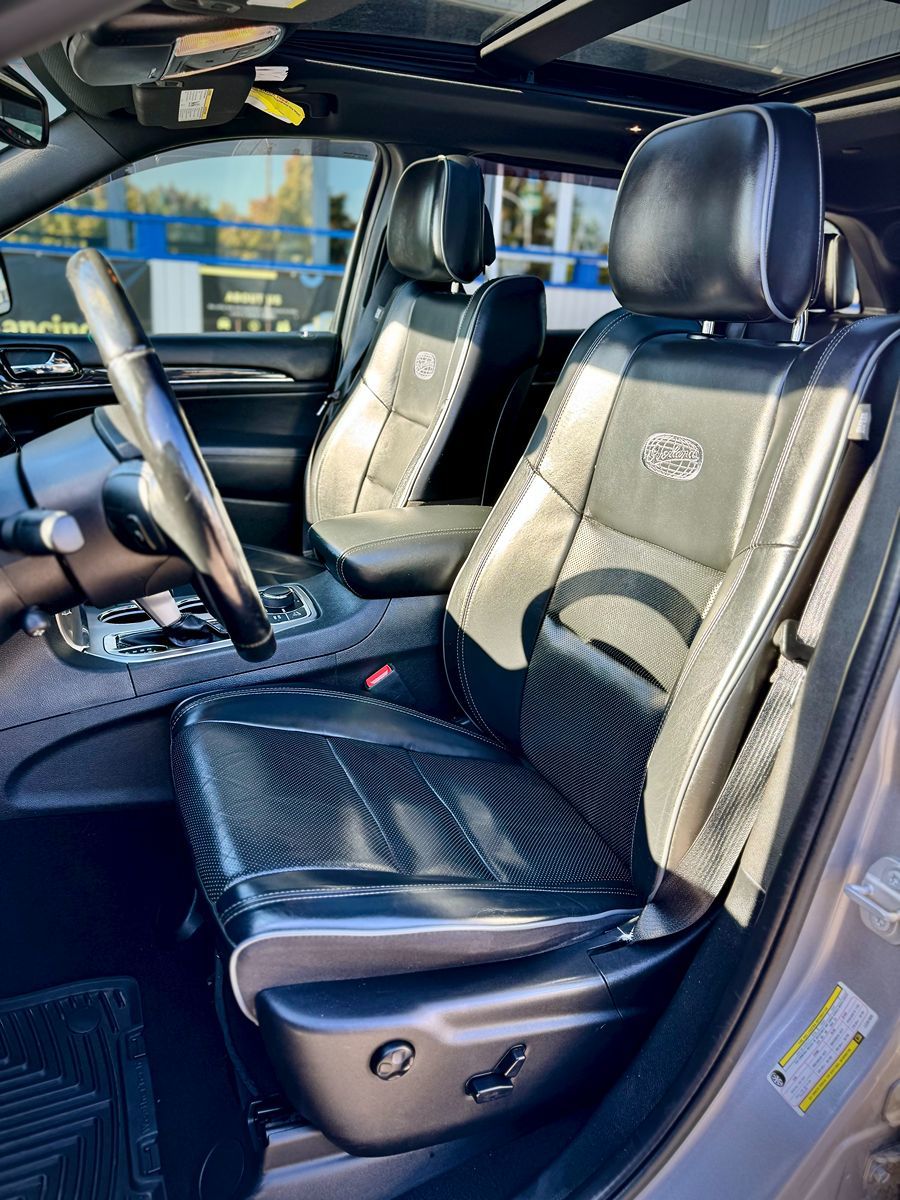 2020 Jeep Grand Cherokee Overland photo 14