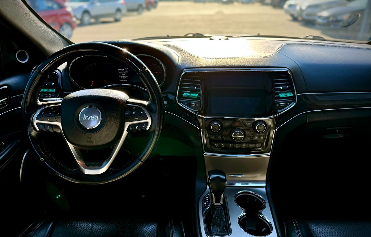 2020 Jeep Grand Cherokee Overland photo 16