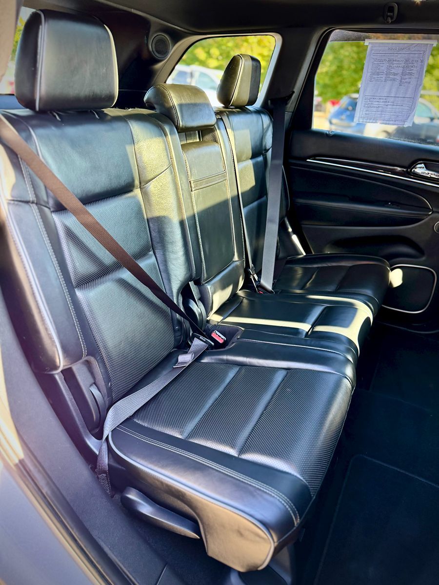 2020 Jeep Grand Cherokee Overland photo 18