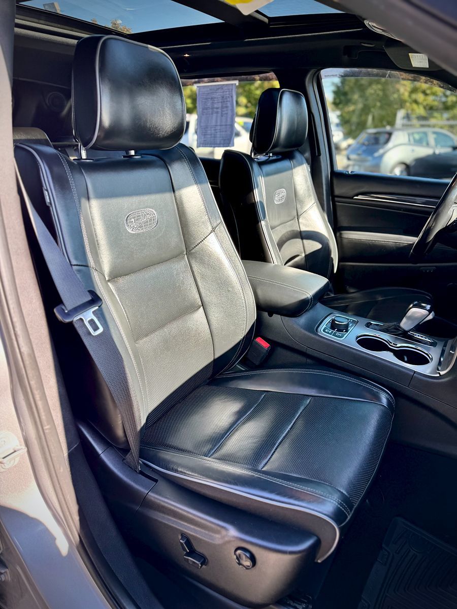 2020 Jeep Grand Cherokee Overland photo 19