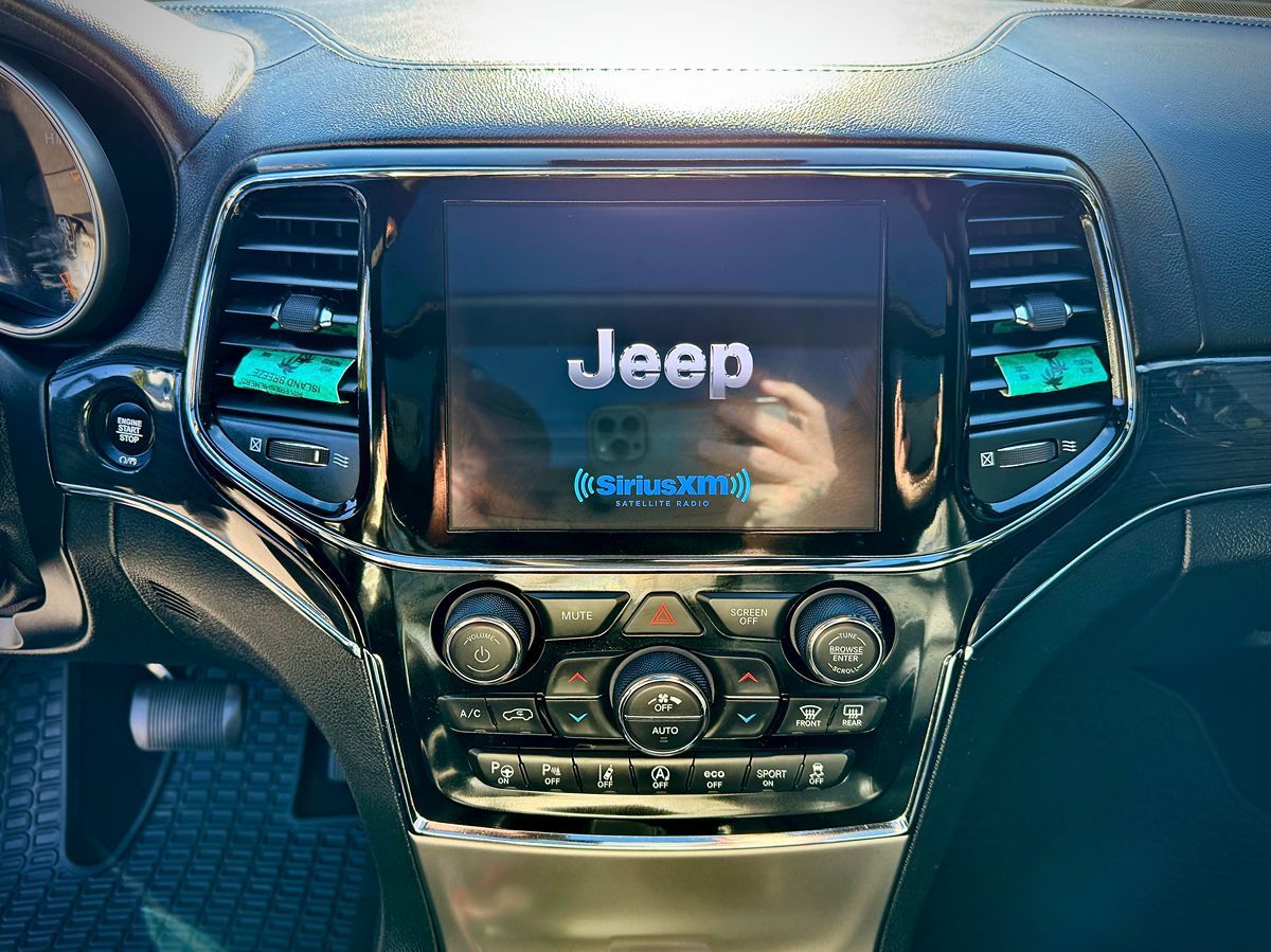 2020 Jeep Grand Cherokee Overland photo 22