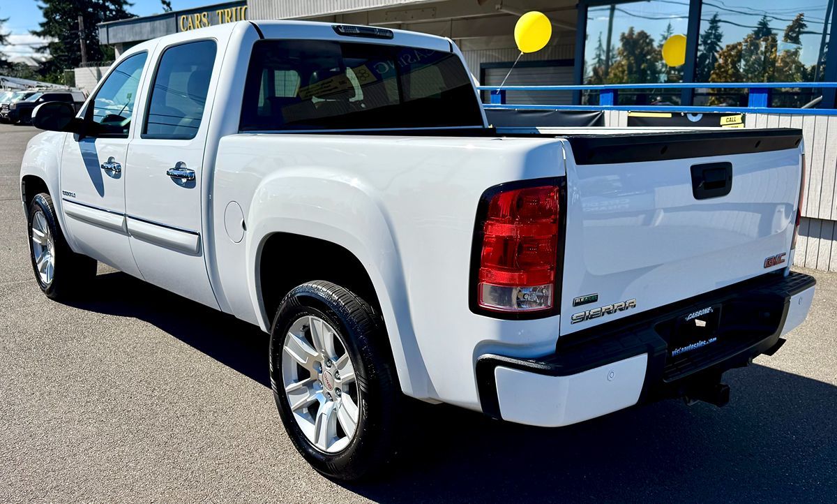2011 Gmc Sierra Denali photo 2
