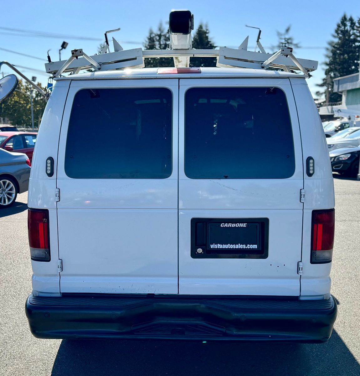 2009 Ford E-250 photo 2