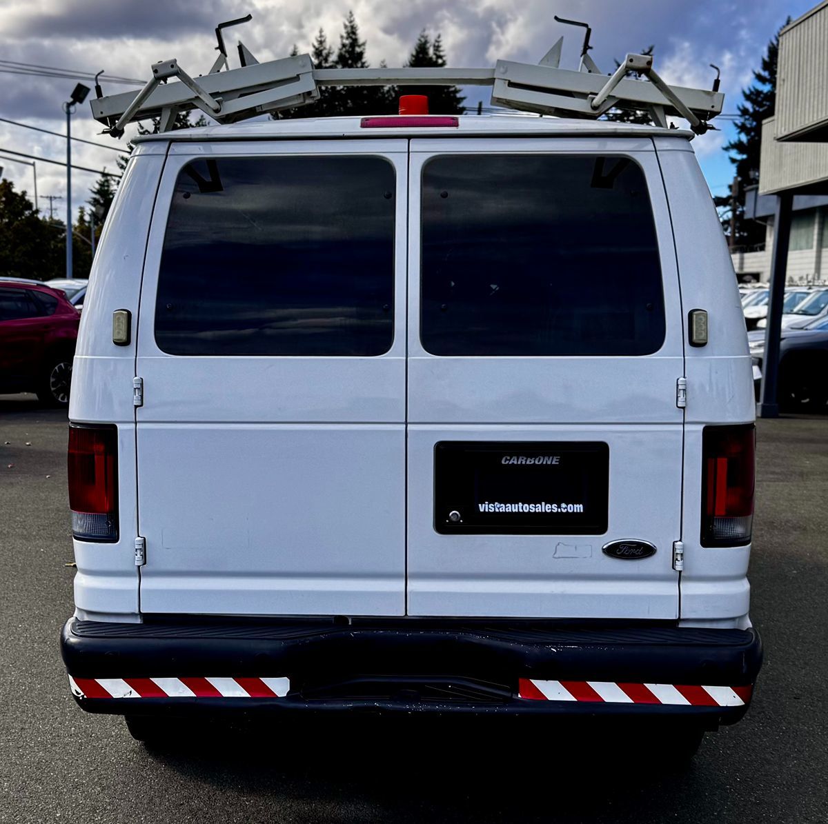2009 Ford E-250 photo 3