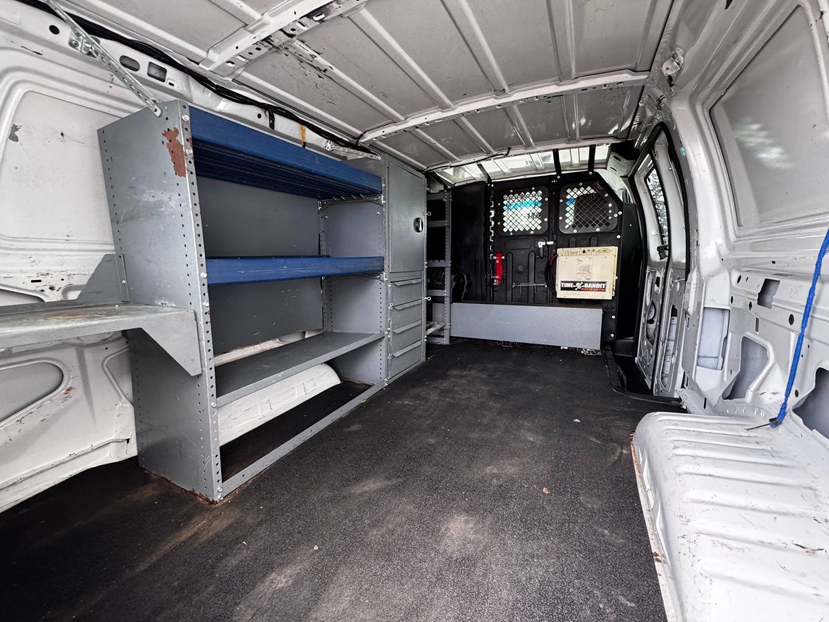 2009 Ford E-250 photo 4