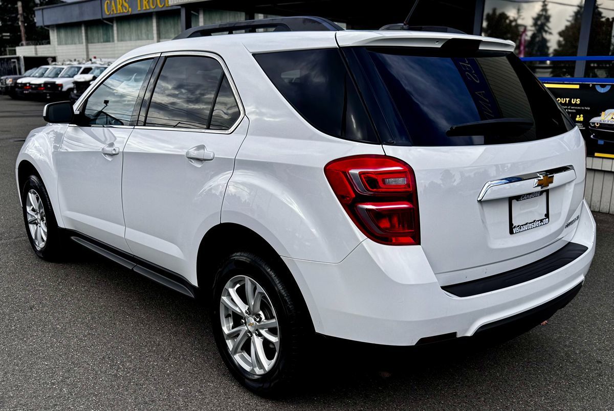 2016 Chevrolet Equinox LT photo 2