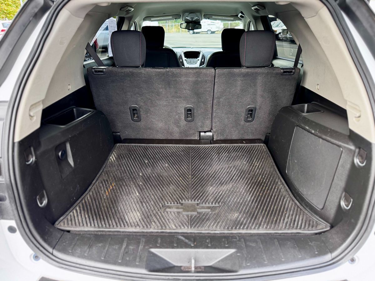 2016 Chevrolet Equinox LT photo 4
