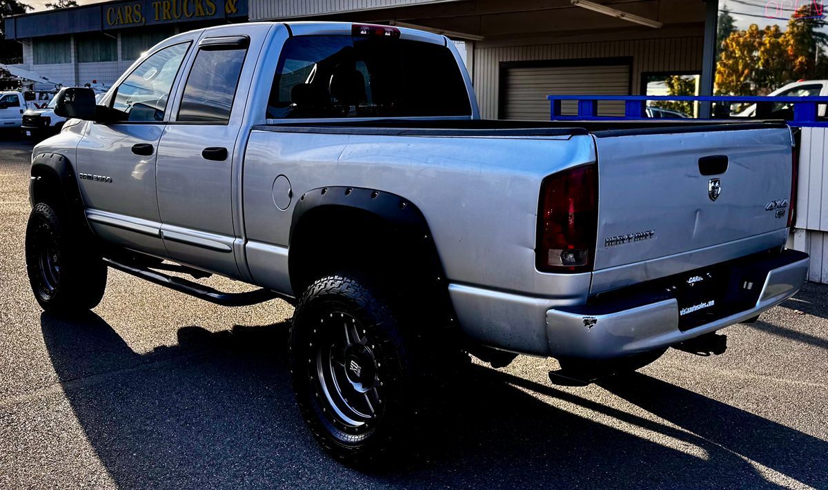 2005 Dodge Ram 3500 SLT photo 2