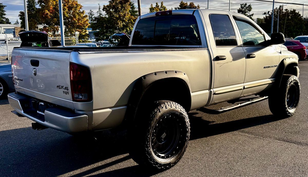 2005 Dodge Ram 3500 SLT photo 4