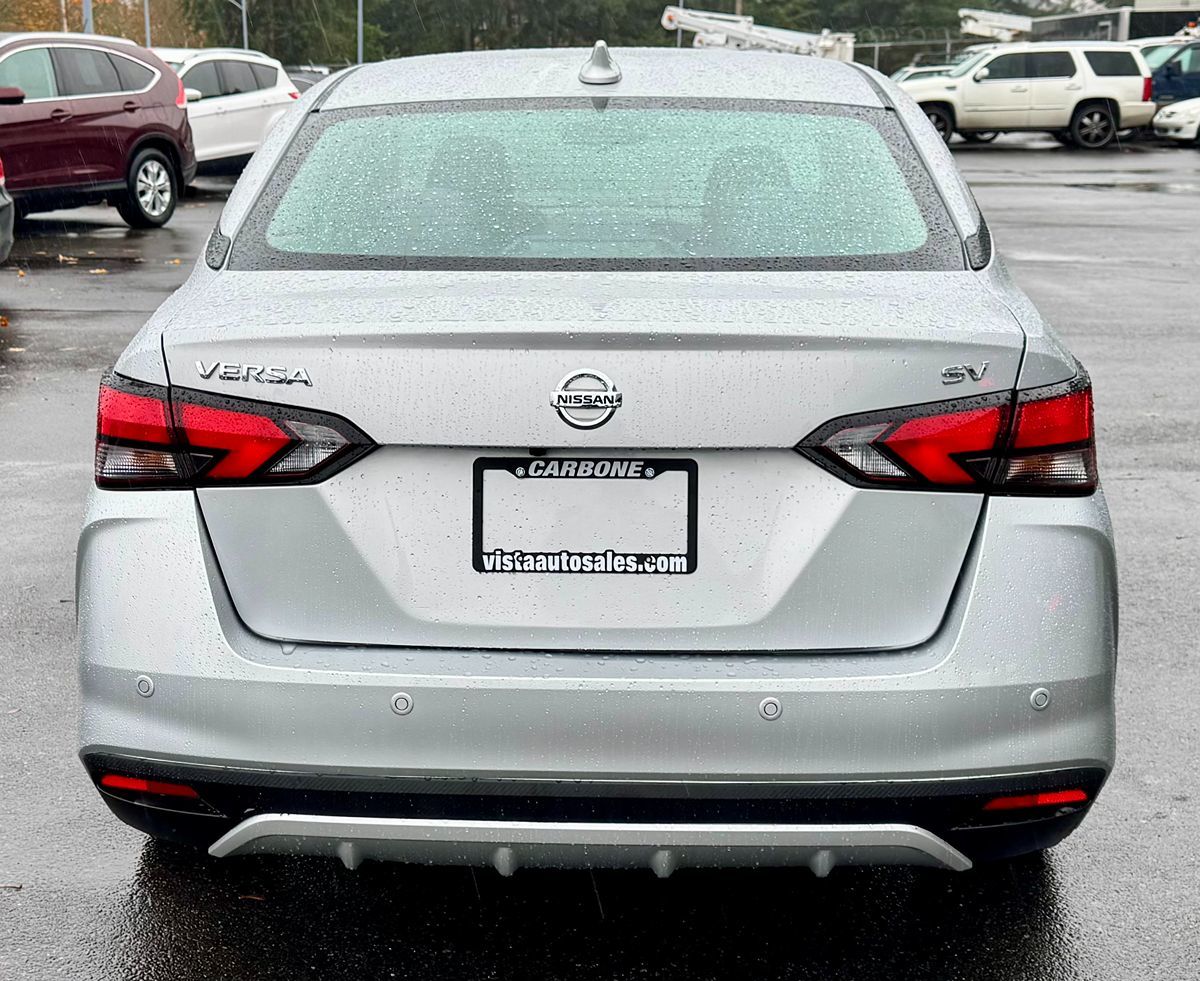 2021 Nissan Versa SV photo 3