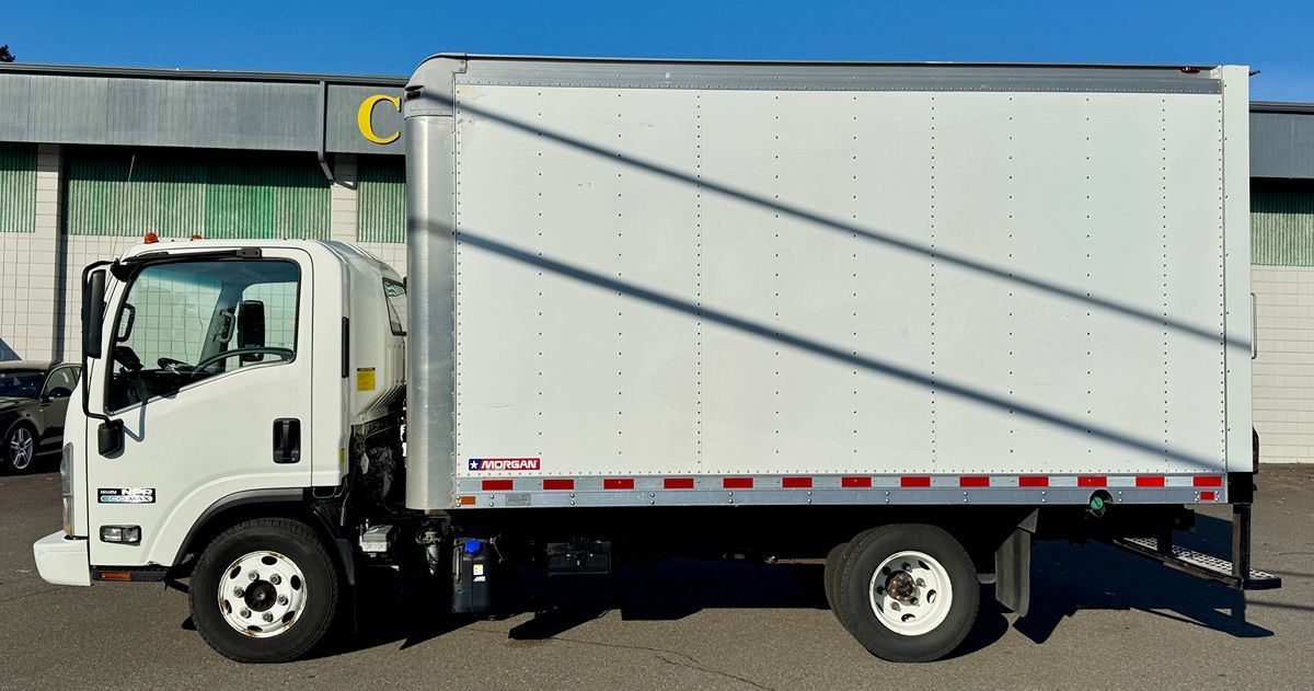 2014 Isuzu NPR photo 2