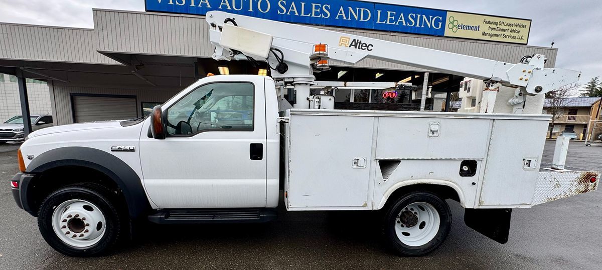 2006 Ford F-450 XLT photo 2