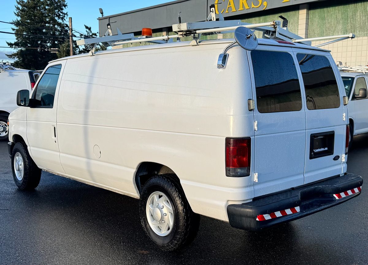 2008 Ford E-250 photo 3