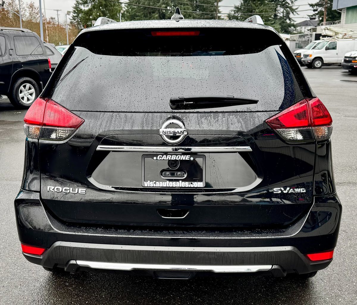 2018 Nissan Rogue SV photo 3