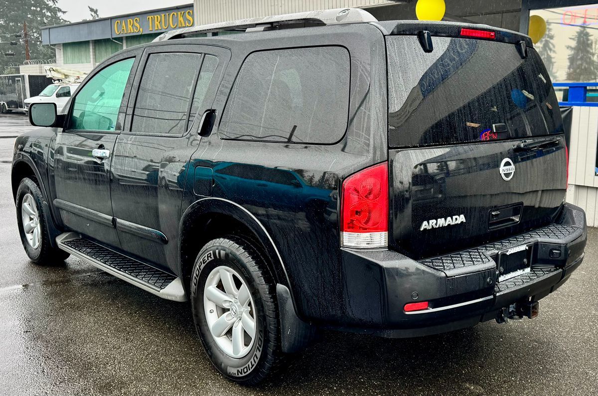 2015 Nissan Armada SV photo 2