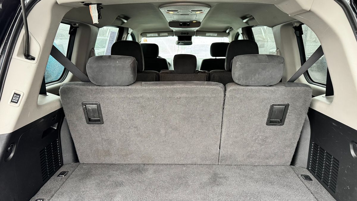 2015 Nissan Armada SV photo 4