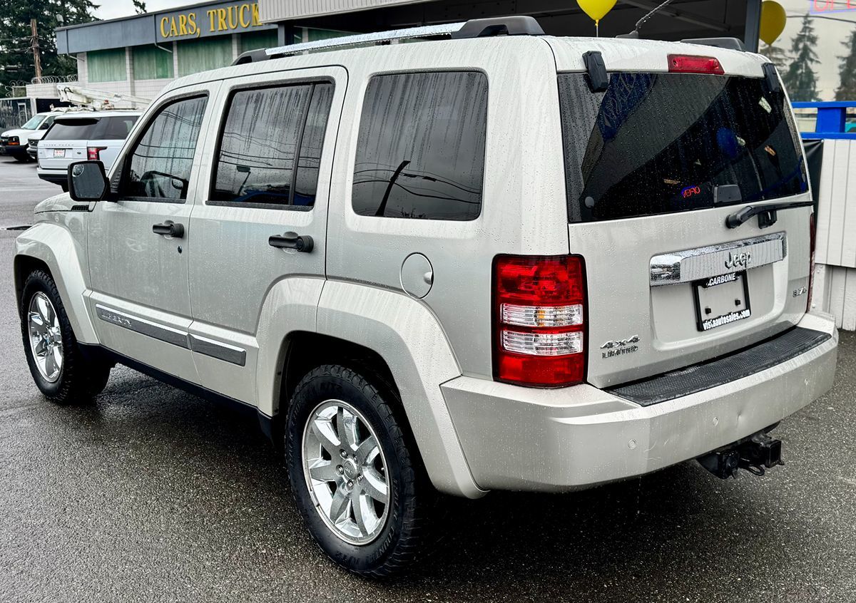 2008 Jeep Liberty Limited photo 3