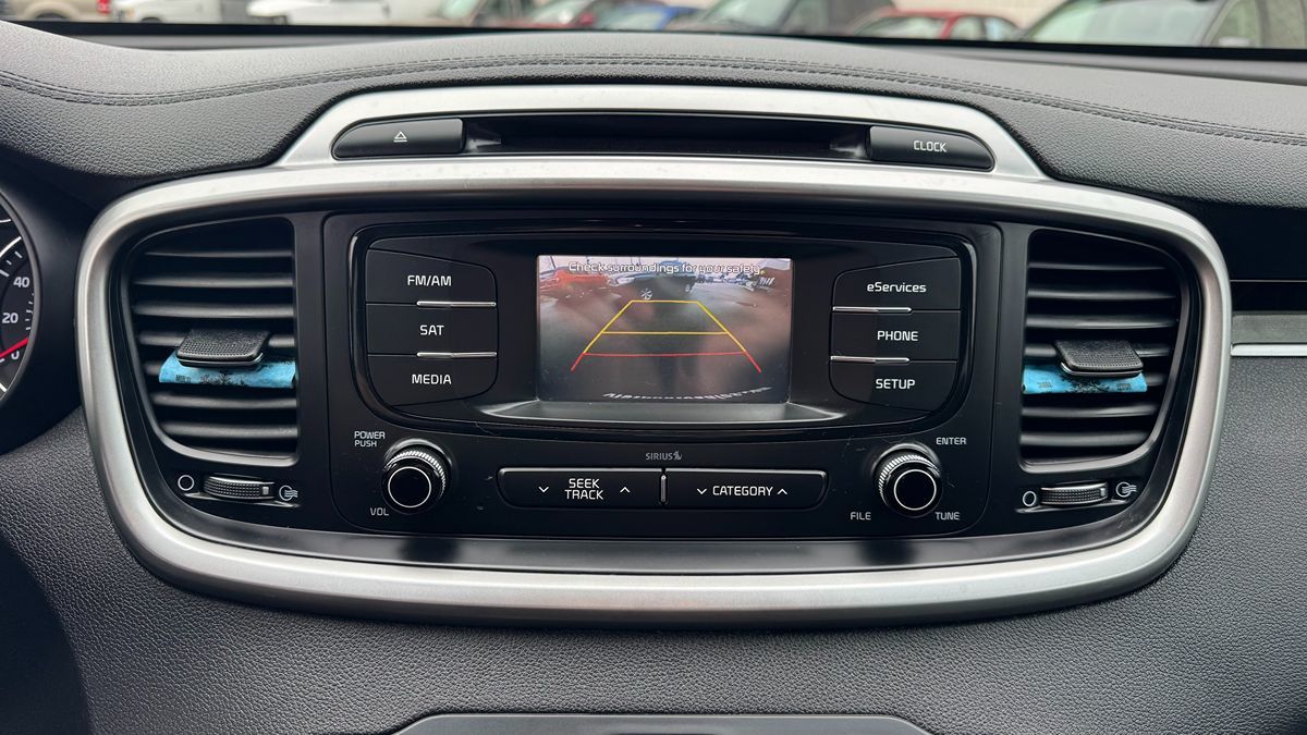 2016 Kia Sorento LX - Photo 23