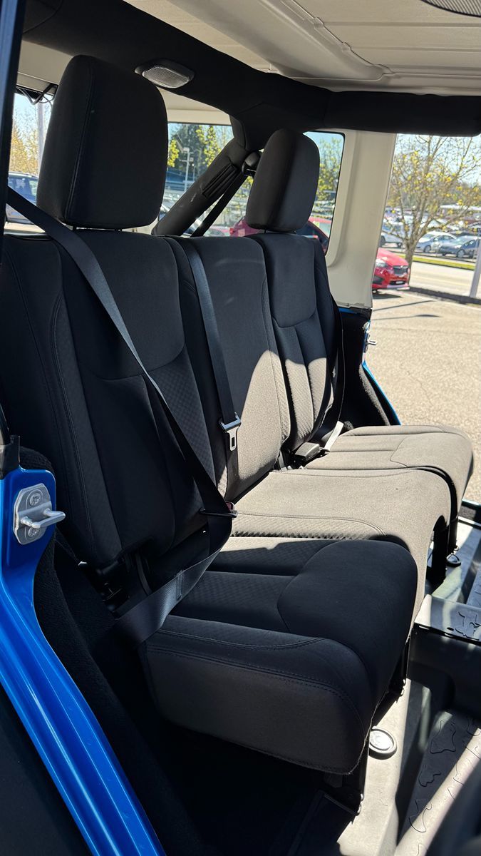 2016 Jeep Wrangler Unlimited Sport S - Photo 17