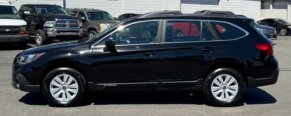 2018 Subaru Outback Base - Photo 2