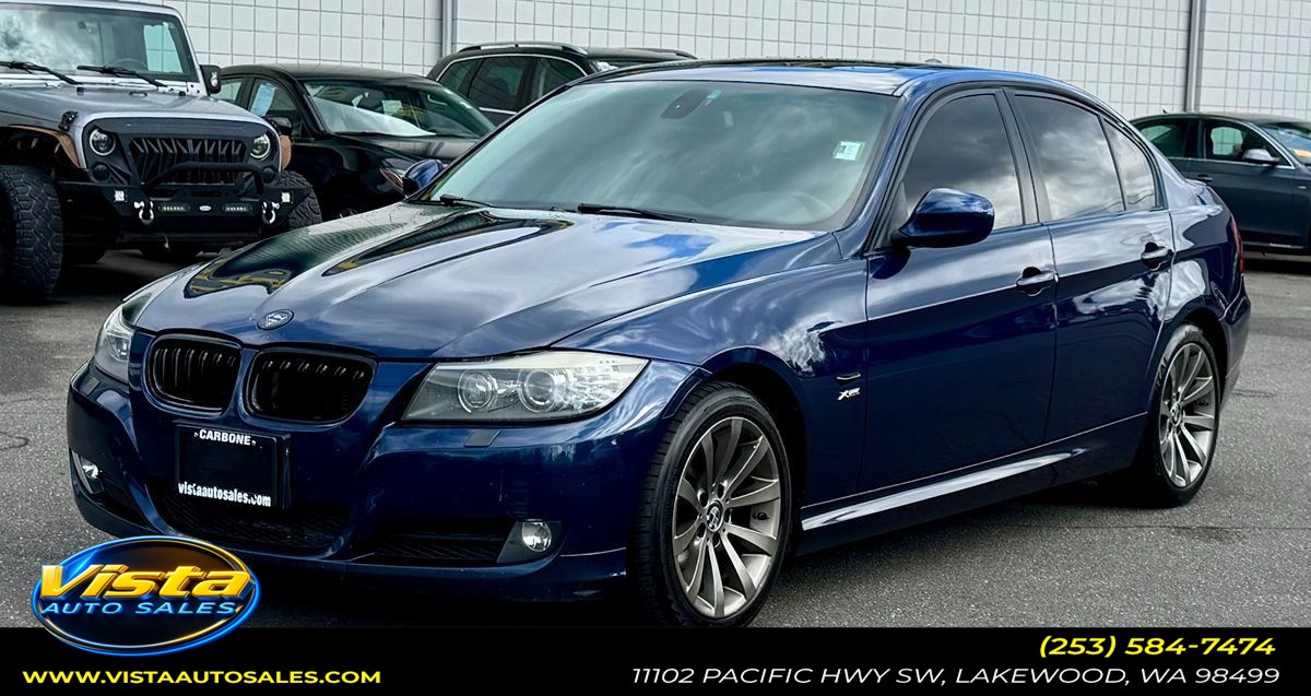 2011 BMW 3 Series 328i xDrive Sedan's photo