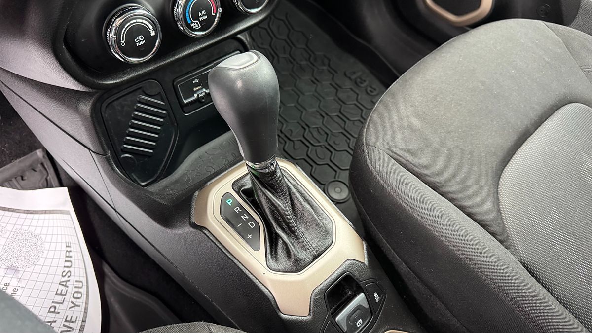 2015 Jeep Renegade Latitude - Photo 19