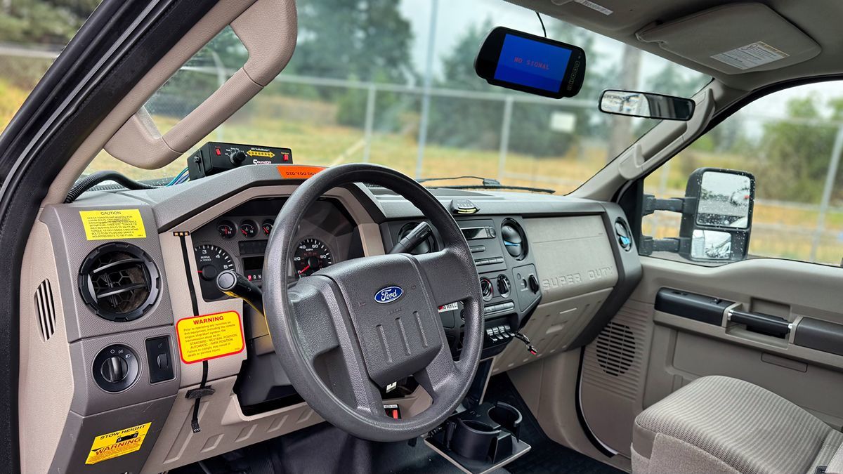 2008 Ford F-450 Super Duty Chassis Cab XL - Photo 11