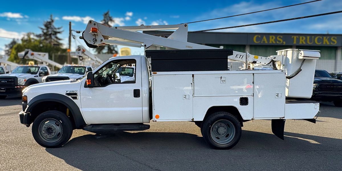 Ford F-450 photo 2